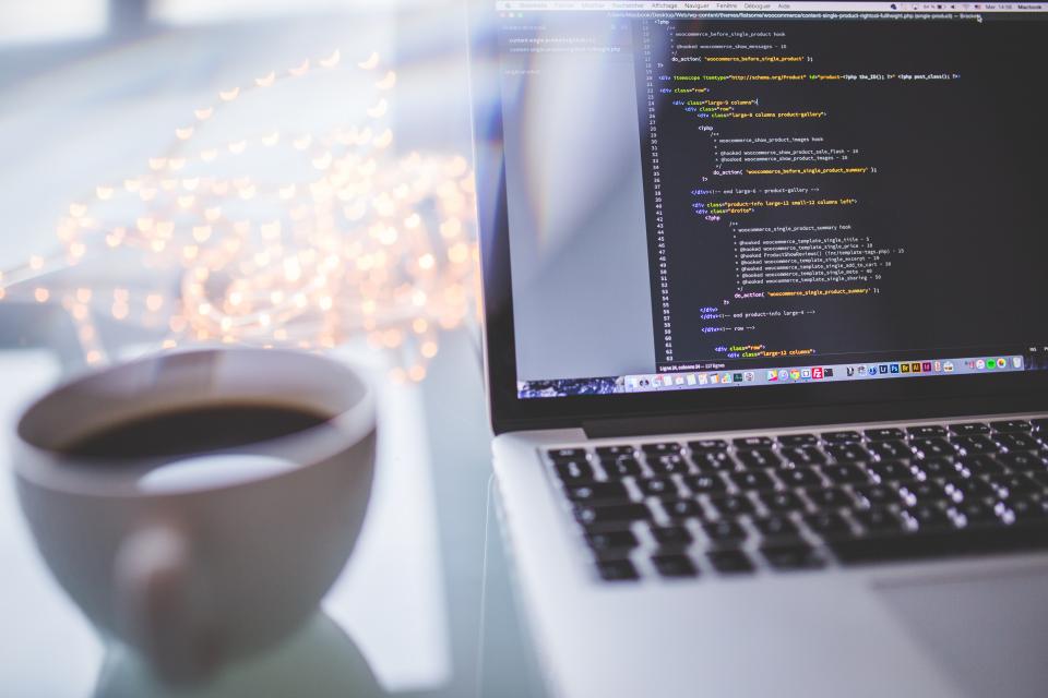 Étudiants travaillant sur un challenge d'intelligence artificielle